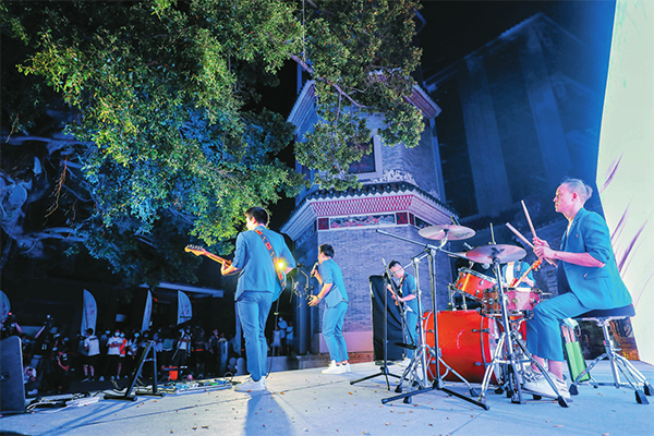 非凡十年·黃埔答卷丨守底色興文強區，譜新韻化人潤心