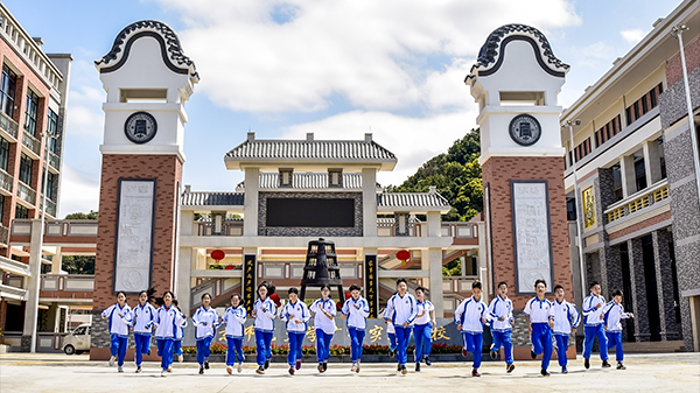 非凡十年·黃埔答卷 ｜ 發力衝刺廣州教育強區